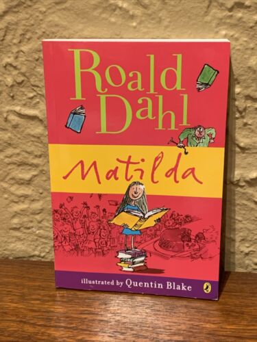 The Roald Dahl Collection 8 Book Paperback Box Set- Excellent Condition