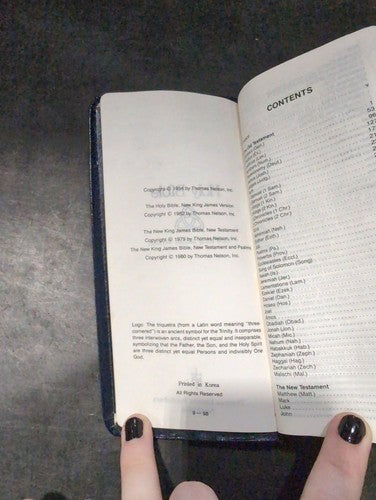 Holy Bible 1994 Snap Close Leather Bound Christian Religious Book