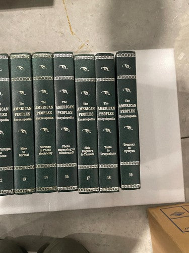 American Peoples Encyclopedia Bicentennial Edition 1975 Complete Set Vintage Ref