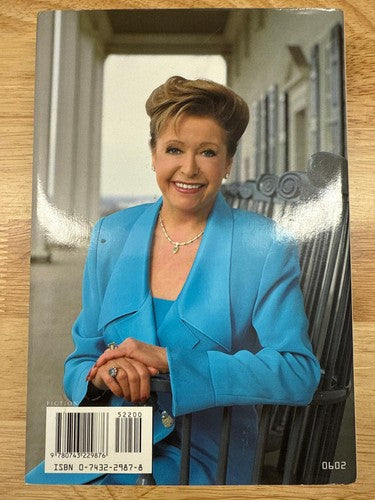 SIGNED Mount Vernon Love Story Mary Higgins Clark  250th Anniversary