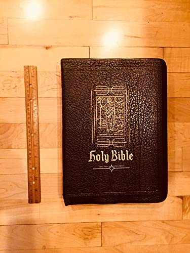 HOLY BIBLE - THE GOOD LEADER BIBLE - FAMILY SIZED - AUTHORIZED KING JAMES VERSION WITH ILLUSTRATIONS BY CELEBRATED OLD MASTERS [Leather Bound] Consolidated - Acceptable