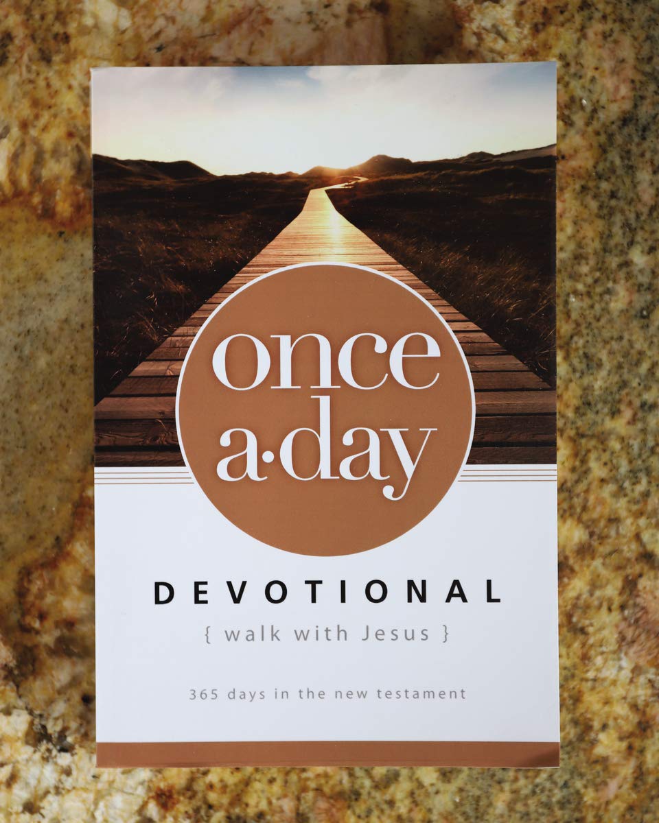 NIV, Once-A-Day Walk with Jesus Devotional, Paperback: 365 Days in the New - Good