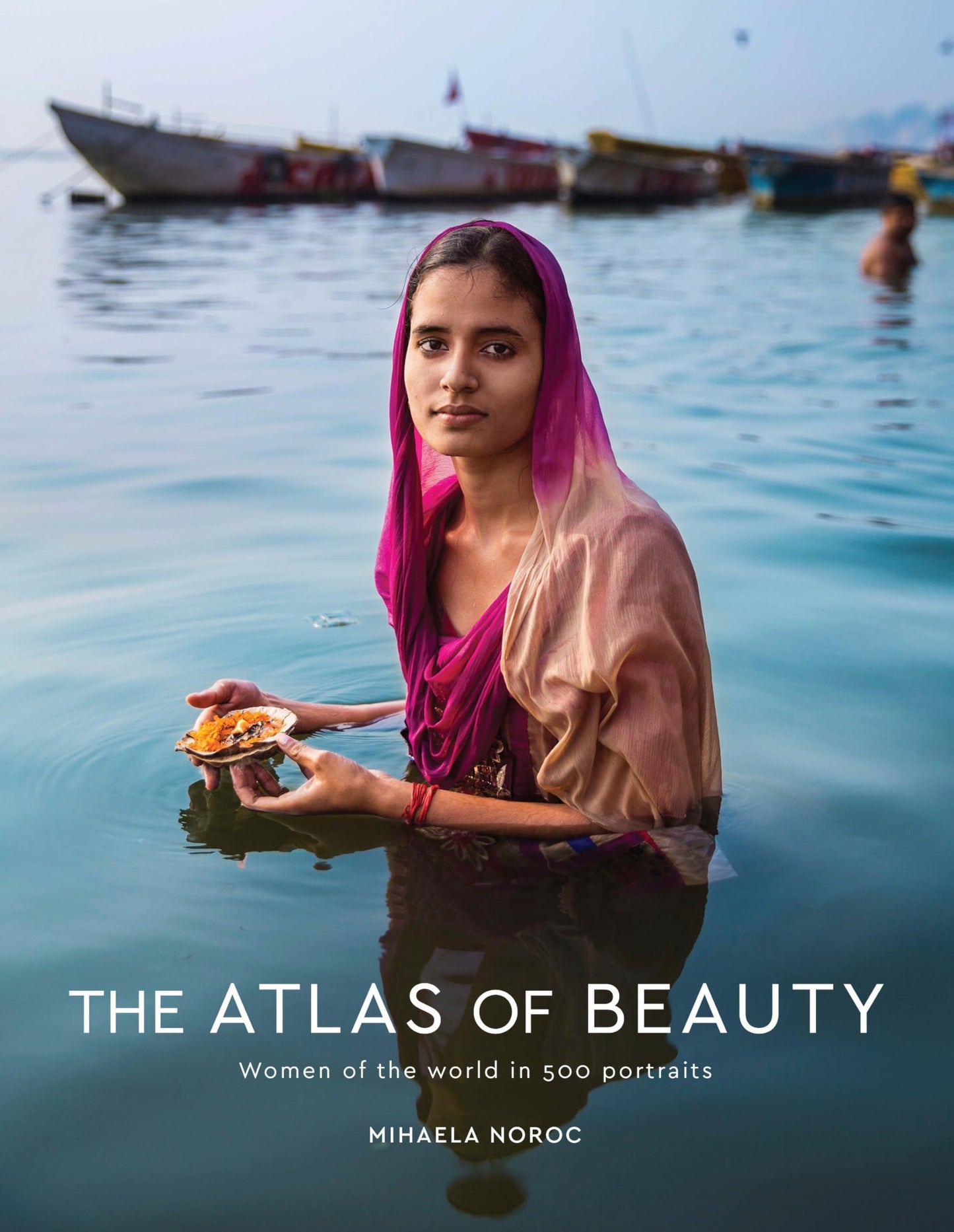 The Atlas of Beauty: Women of the World in 500 Portraits [Hardcover] Noroc, - Good