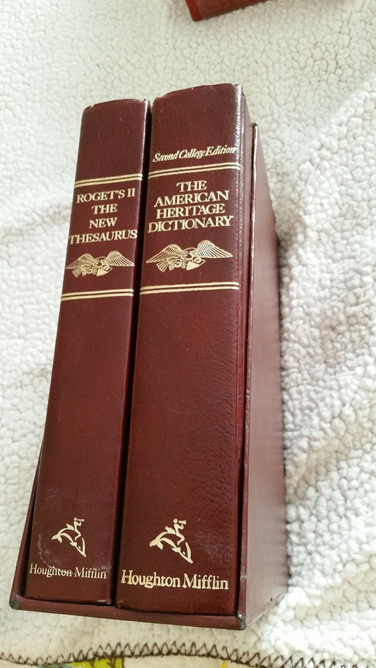 American Heritage Dictionary (Second College Edition) and Roget's II The New Thesaurus (2 volume set) [Hardcover] et al [Editor] Fernando de Mello Vianna - Very Good