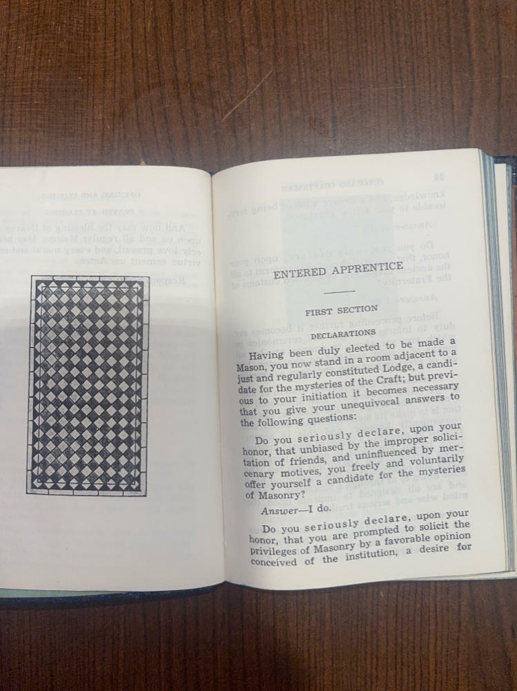 The Colorado Craftsman Masonic Monitor 1944 - Acceptable