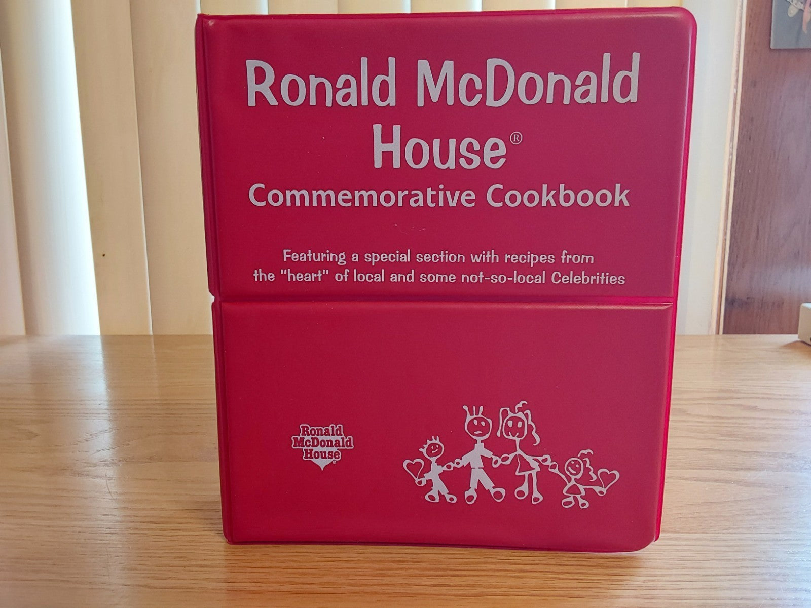 Ronald McDonald House Commemorative Cookbook Binder 2005 Columbus Ohio